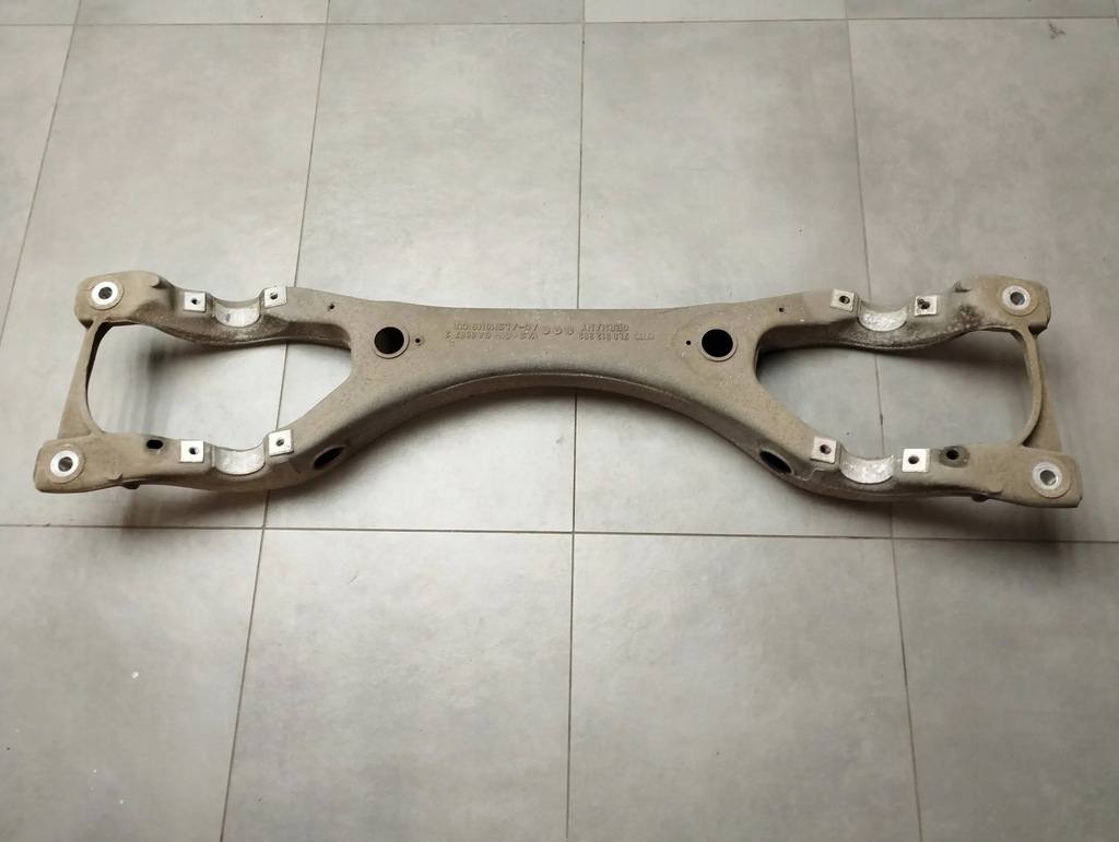 фото №1, Audi q7 4l кронштейн подвеска задняя 7l8512369