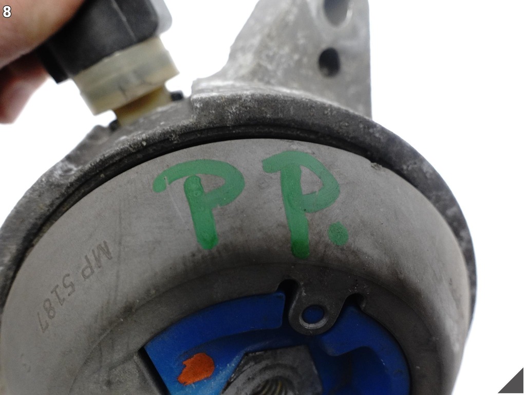 фото №9, Audi a8 s8 4h0 d4 lift 09-17 права кронштейн подушка коробки передач 4.0 tfsi