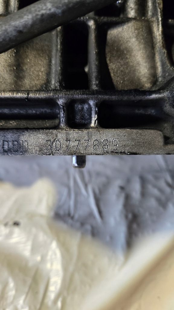 фото №11, Блок двигателя 2.4 d5 volvo xc90 xc60 xc70 v70 2 3 s60 s80 2 30677367 d5244t