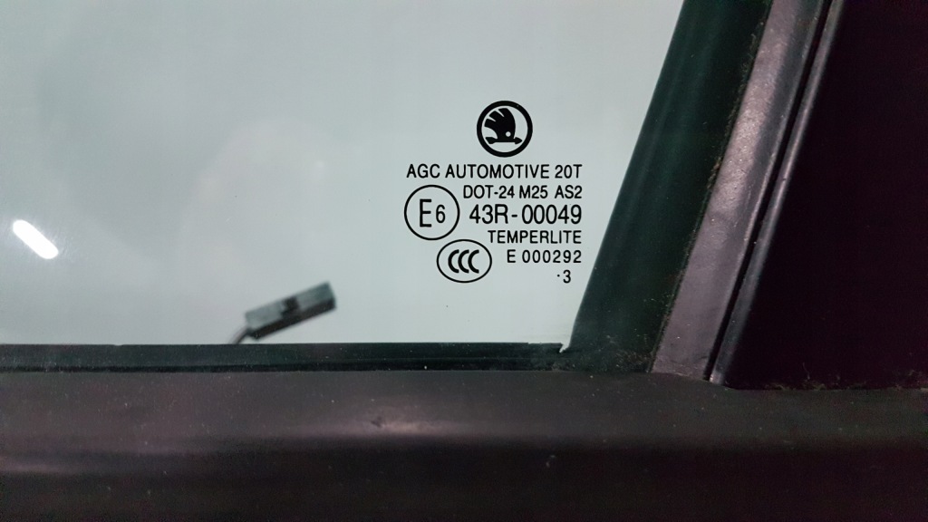 Дверь перед левое skoda octavia 3 5e оригинал!! в Украине