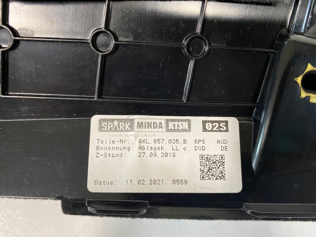 фото №7, Бардачок консолі панелі пасажир audi e-tron 4kl