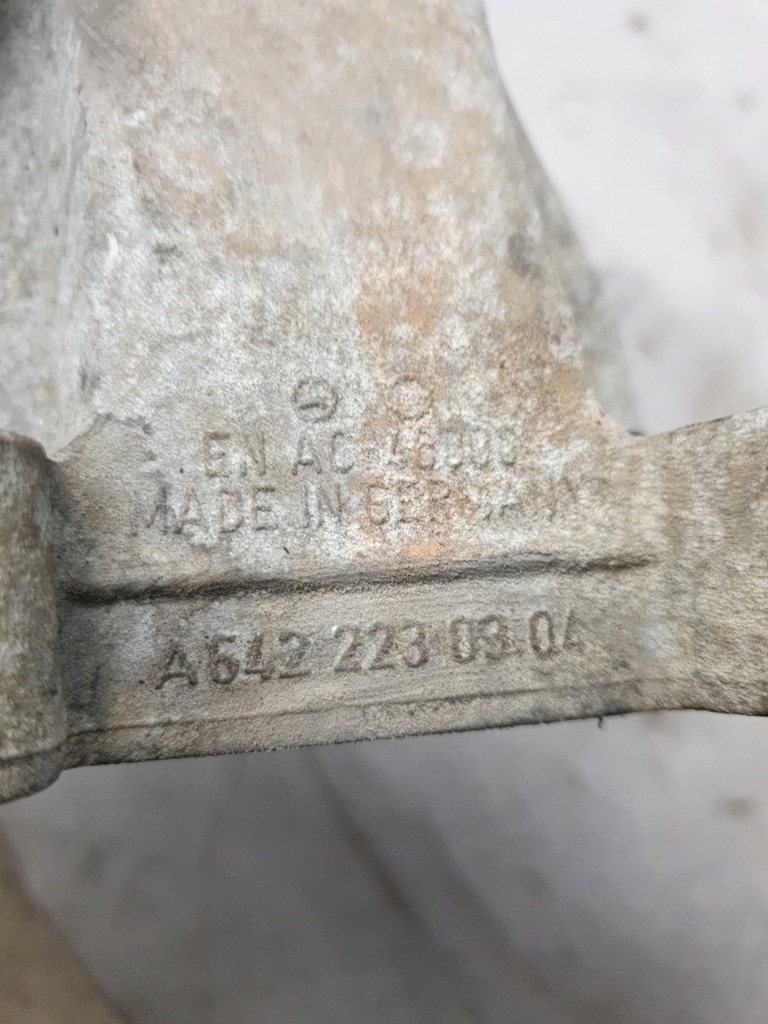 фото №4, Кронштейн двигателя правая mercedes r w251 3.0 cdi