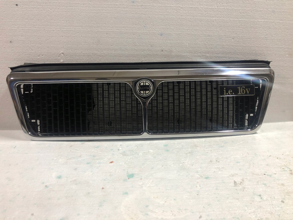 фото №1, Решітка радіатора решітка радіатора lancia thema ie 16v повний оригінал