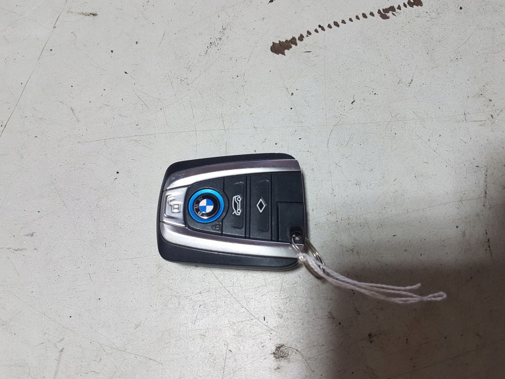 фото №1, Bmw i3 l01 ключ pilot 6805978