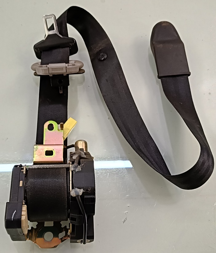Купити Mazda 626 v 99 r ремінь безпеки лівий перед