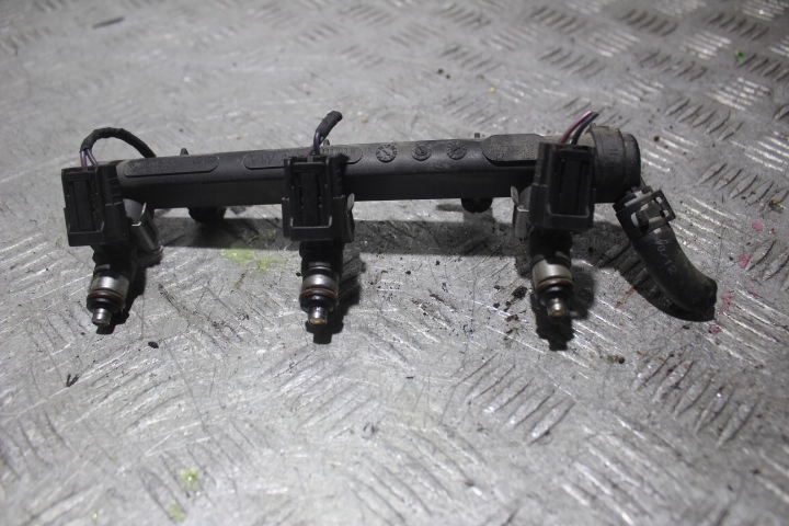 фото №1, Молдинг упорскування skoda citigo 1.0