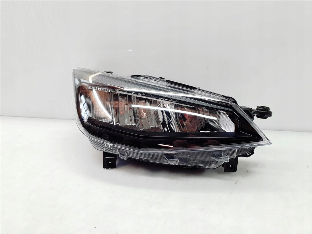 фото №1, Seat ibiza 5 v 6f1 lift 21r+ права лампа full led