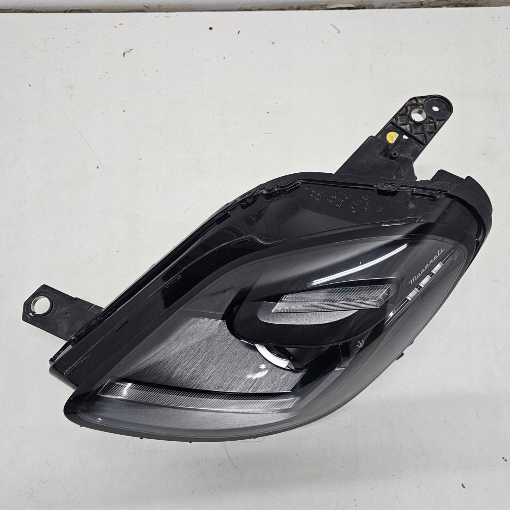 Фара ліва перед maserati grecale full led 06702930730 Зі Шроту