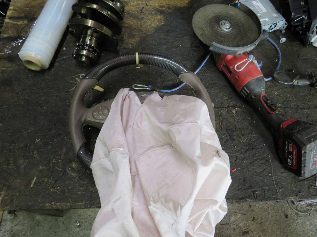 фото №1, Повітропровід карбон з подушка w164 amg mercedes