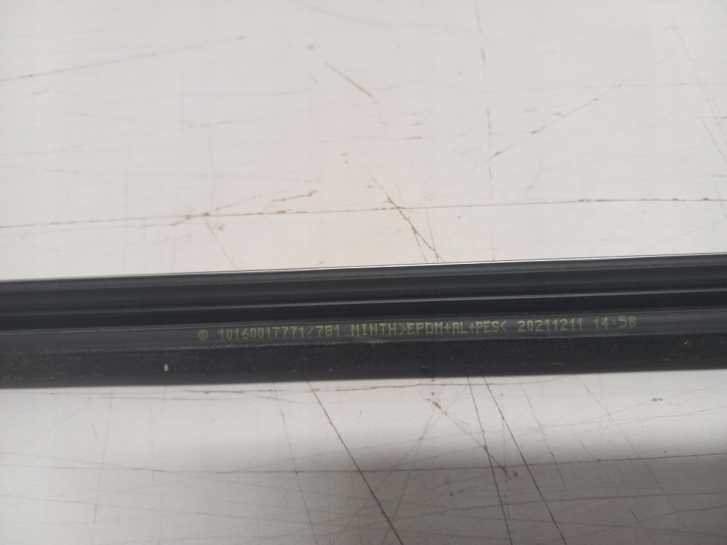 фото №8, Mercedes-benz eqb прокладка стекло дверь передних a2477251600