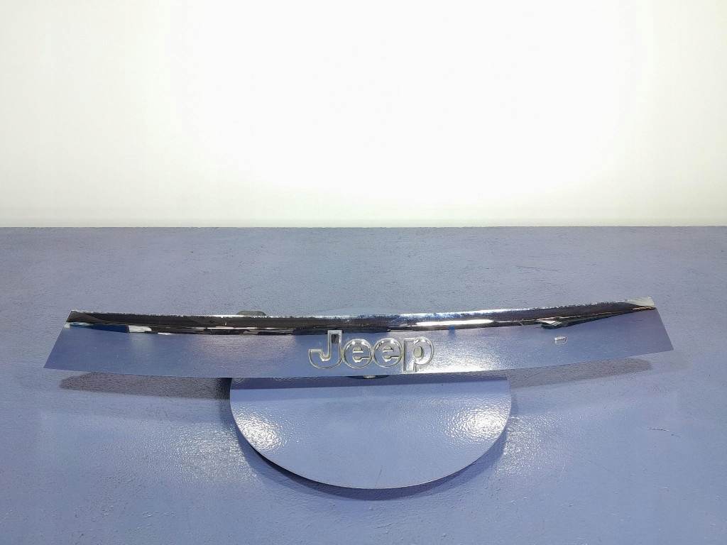 фото №1, Jeep grand cherokee wk2 накладка молдинг крышки багажника chromowania