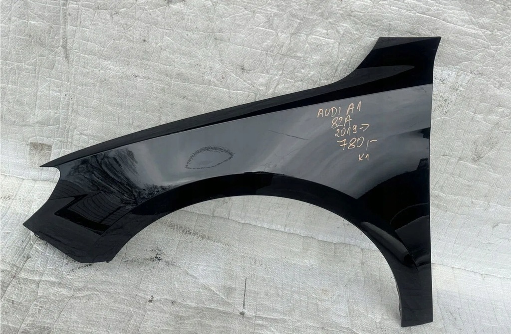 фото №1, Audi a1 82a крила лівий 18-
