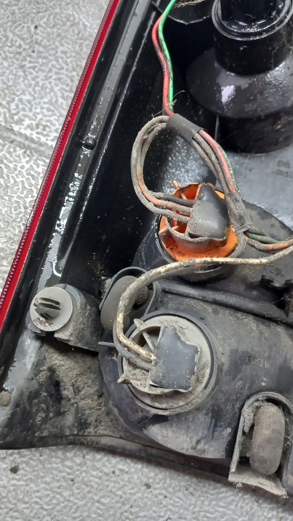 фото №7, Лампа правая задняя opel agila 1.2b 02r hb