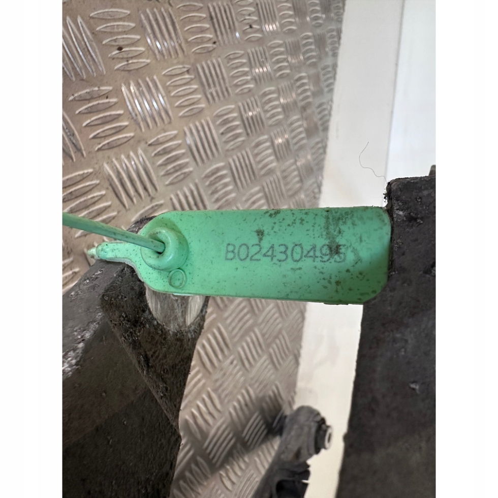 фото №9, Jaguar xe перед сторона ліва поворотний кулак колеса заднього ліва gg0be1220