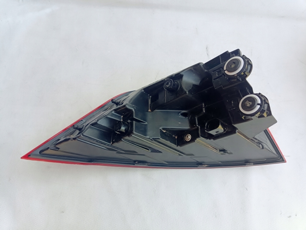 фото №6, Sq8 q8 rsq8 lift лампа led права задня w крила 24r 4m8945070aa