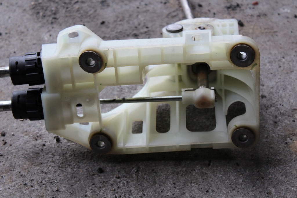 фото №12, Троси перемикання передач 6 передач rav 4 iii 2.2 d4d 06-12r