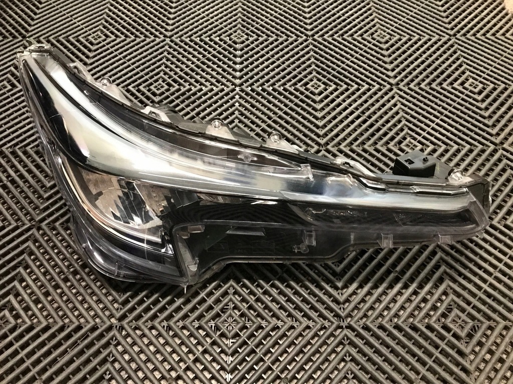 фото №1, Лампа правая перед toyota corolla e21 full led