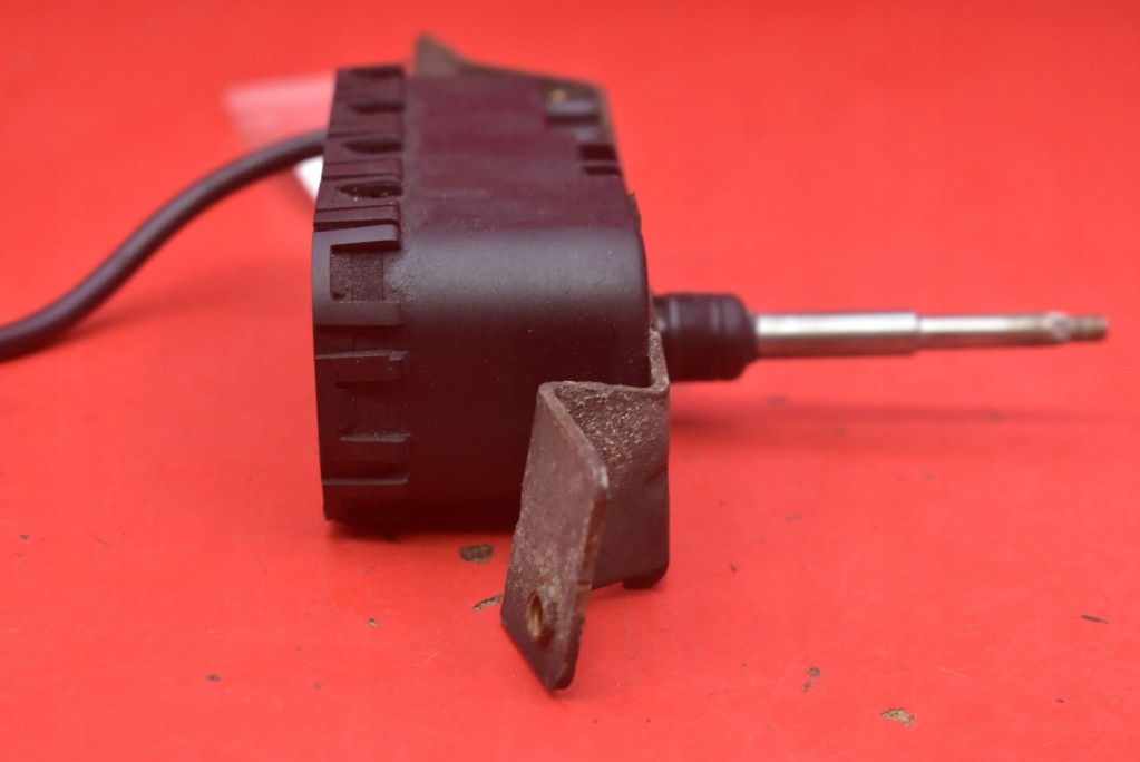 фото №6, Моторчик дворники правого фара 8620960 volvo xc70 1 i 00-05