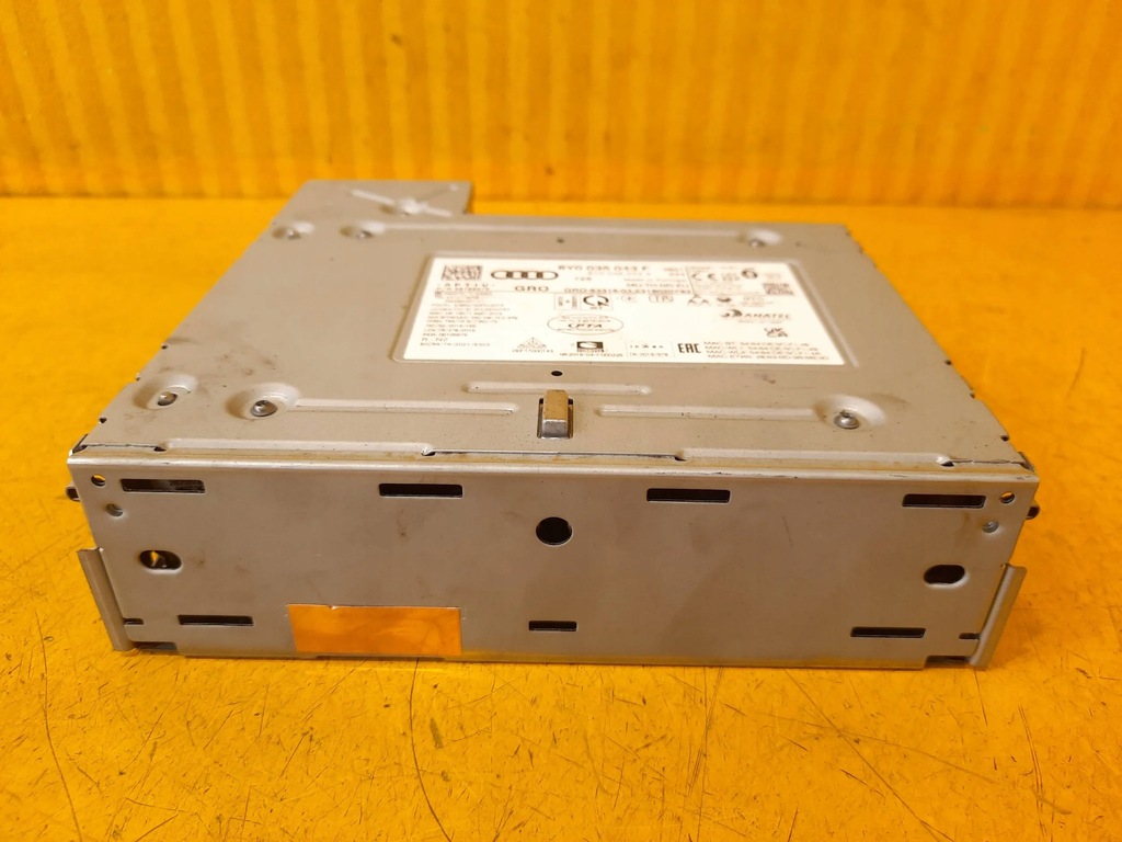 фото №1, Audi a3 8y 20r.- радіо навігація 8y0035043f