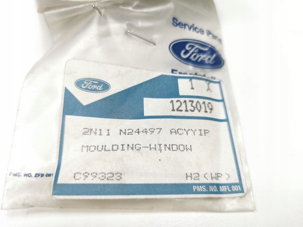 фото №10, Молдинг -рама скло двері лівий задня fiesta 01-08 / fusion 01-12 cbk 1213019