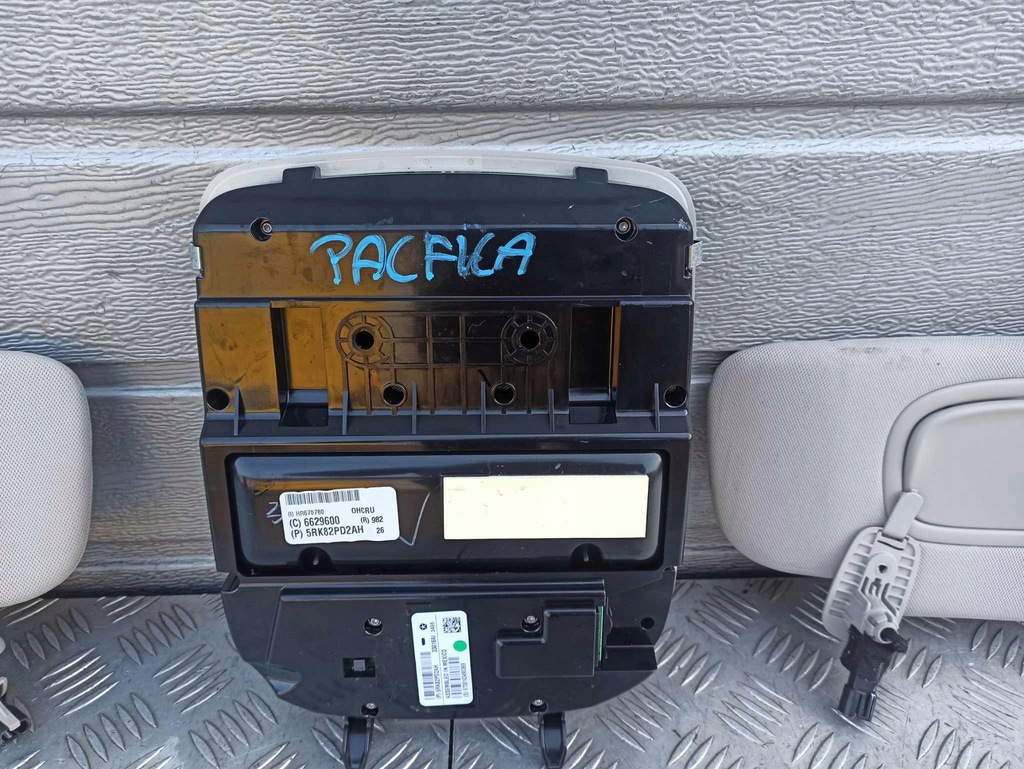 фото №6, Chrysler pacifica ii 16- козырёк козырёк лампа салонная потолочный