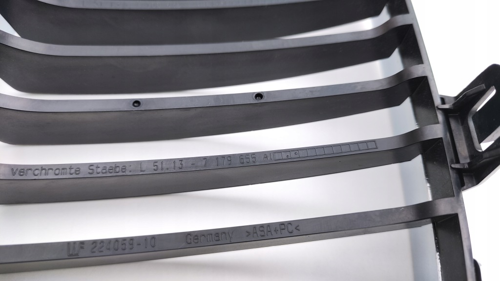 Bmw 1 e87 рестайлінг  хром решітка радіатора решітка радіатора решітка радіатора ліва перед 7179655 ne61 Ціна