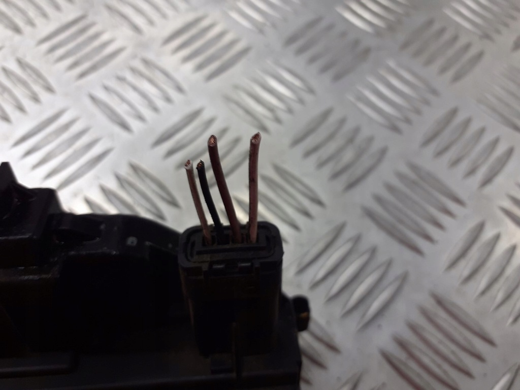 фото №2, Замок дверь левый перед renault clio iii 4pin