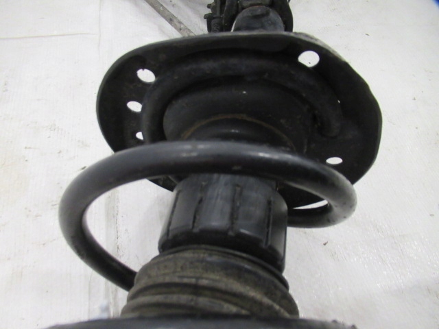 фото №5, Fiat 500 l амортизационная стойка поворотный кулак амортизатор правый