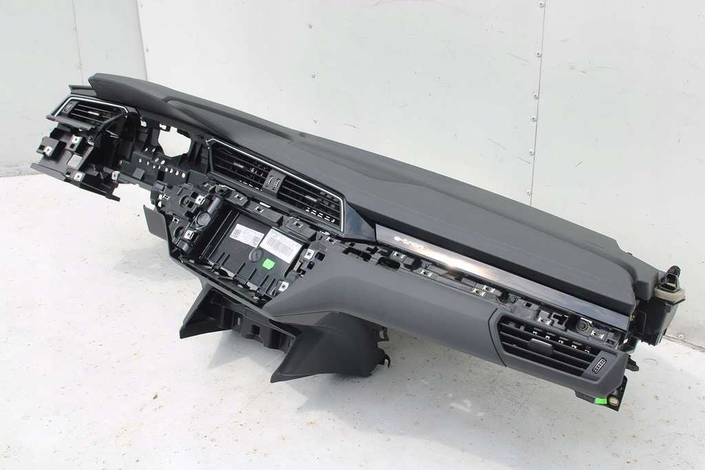 фото №6, Audi q8 e-tron консоль pulpit 4m 4kl857001 панель приладів приладова панель приладів pulpit