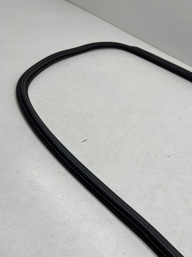 фото №13, Audi a6 c7 sedan прокладка кришки кришки багажника