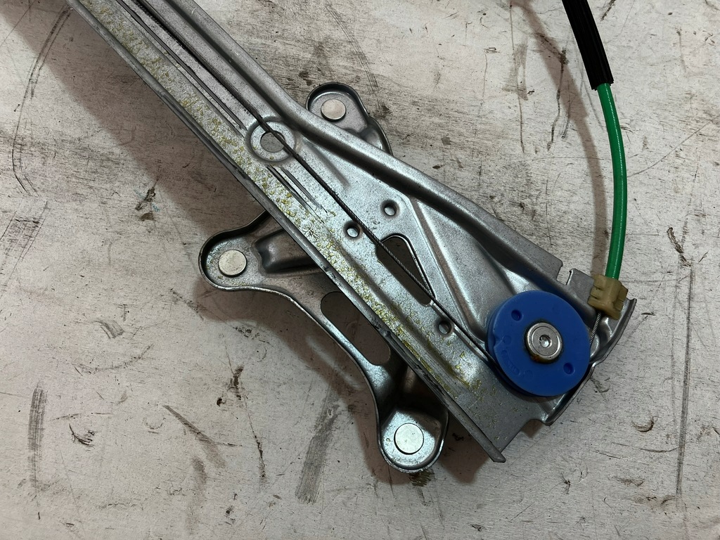 фото №9, Corolla e21 механизм подъёма стекло левый перед