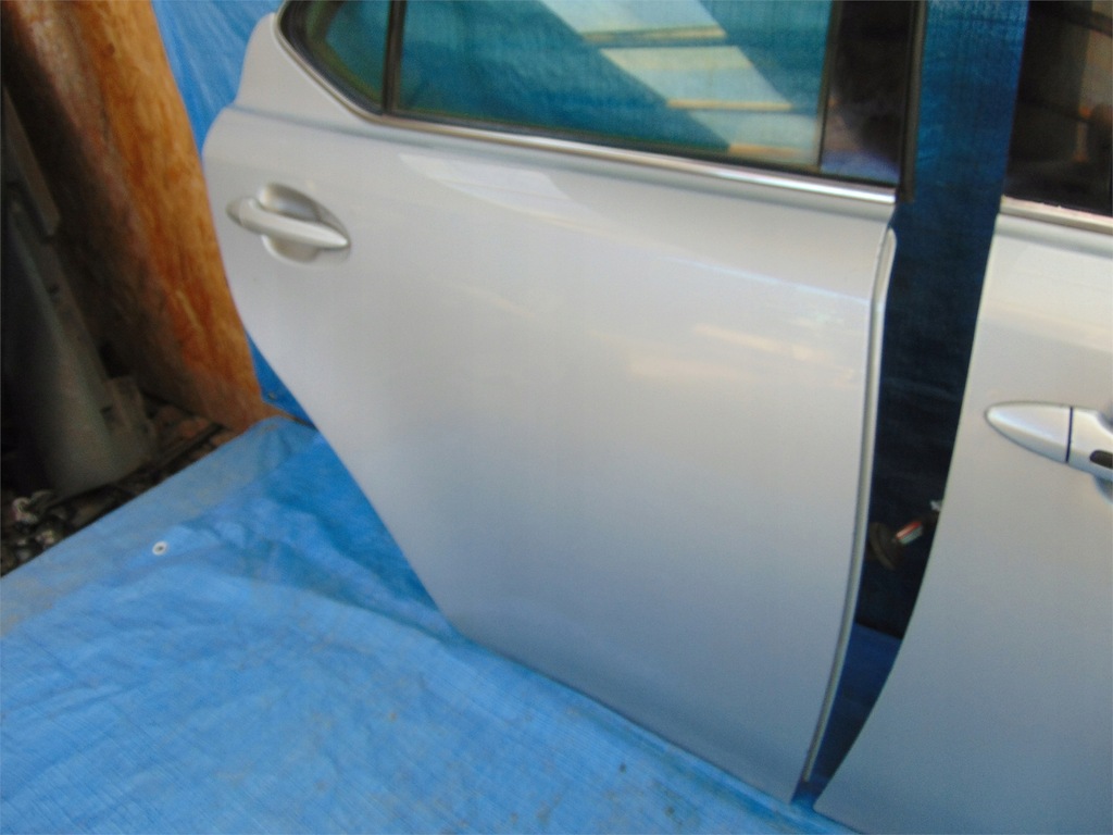 фото №4, Lexus is220 двері правий задня праве задні повний