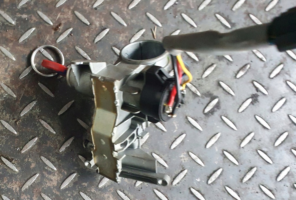 фото №2, Замок зажигания с ключ ford fiesta mk3