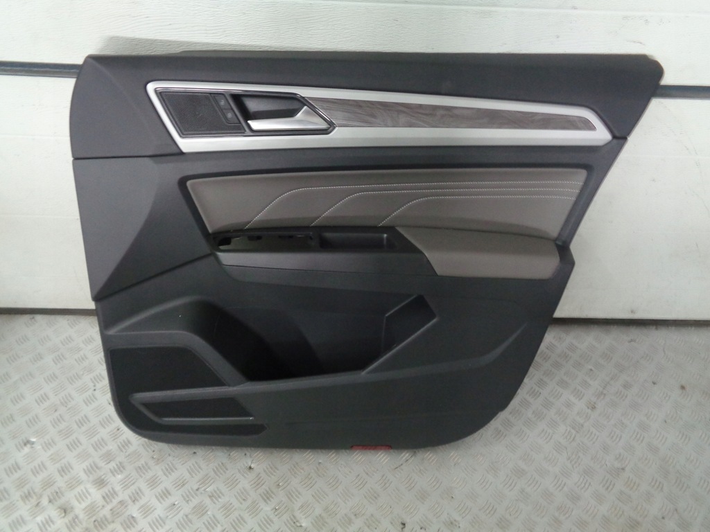 фото №1, Vw atlas cross обивка дверь правая перед передний