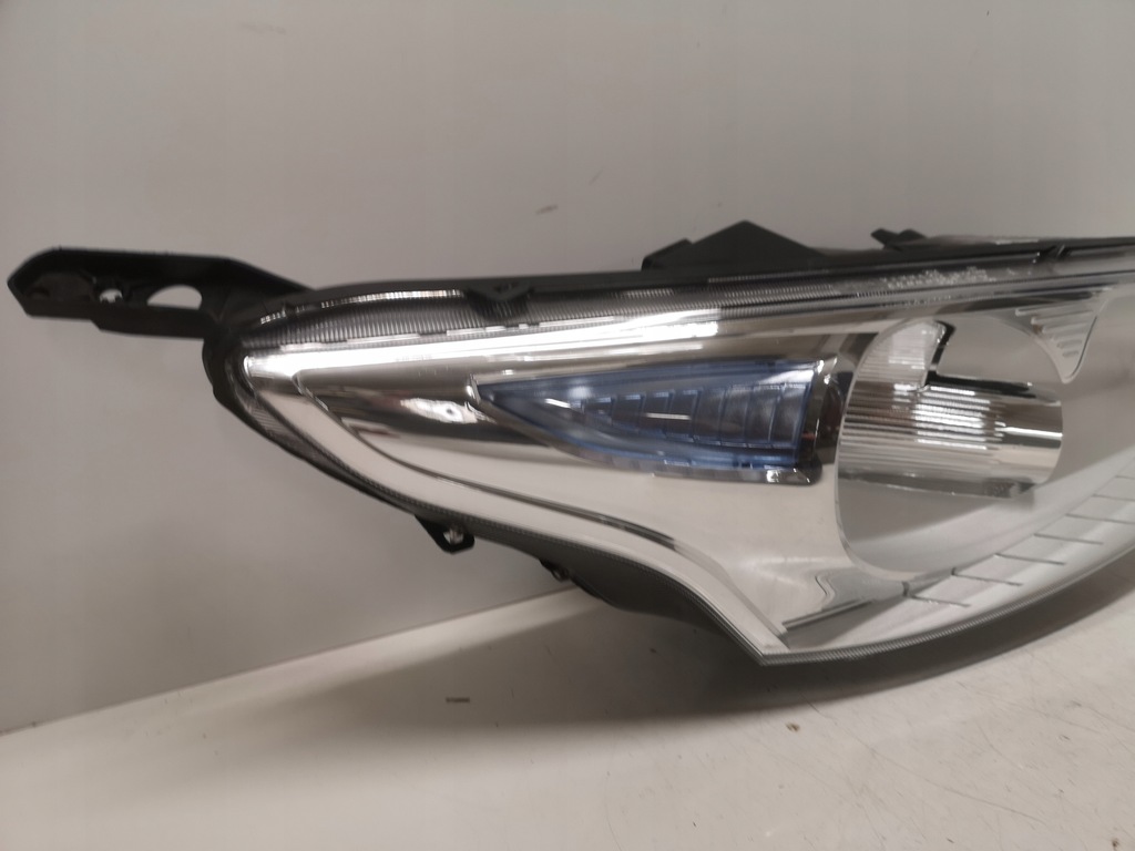 фото №14, Ford b-max 12-17 лампа права звичайна av11-13w029-ae