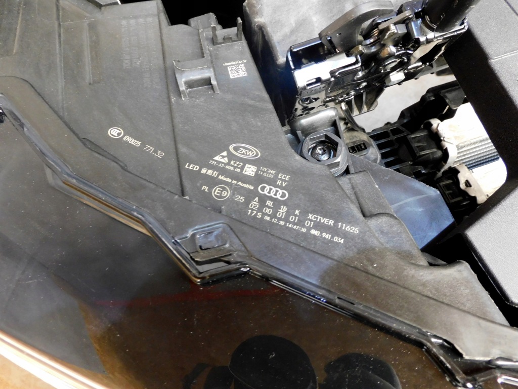 Audi q7 4m s line перед бампер фари капот ремінь крила full led Київ