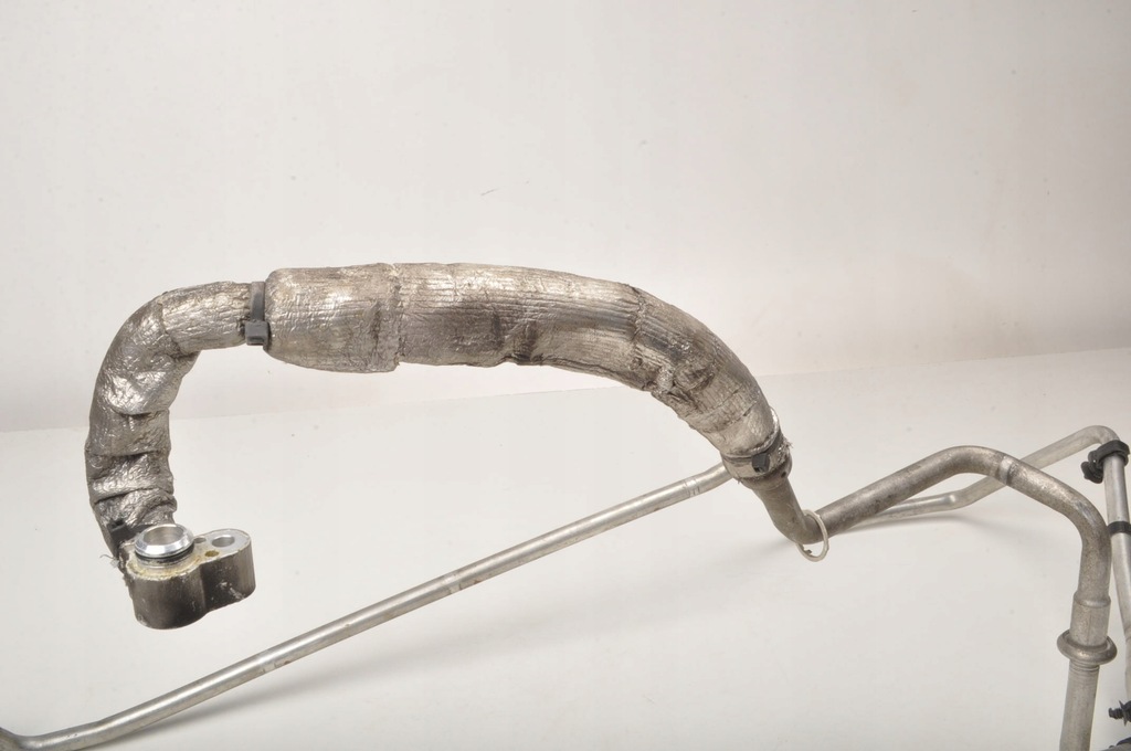 фото №8, Aston martin db9 6.0 шланг кондиционера