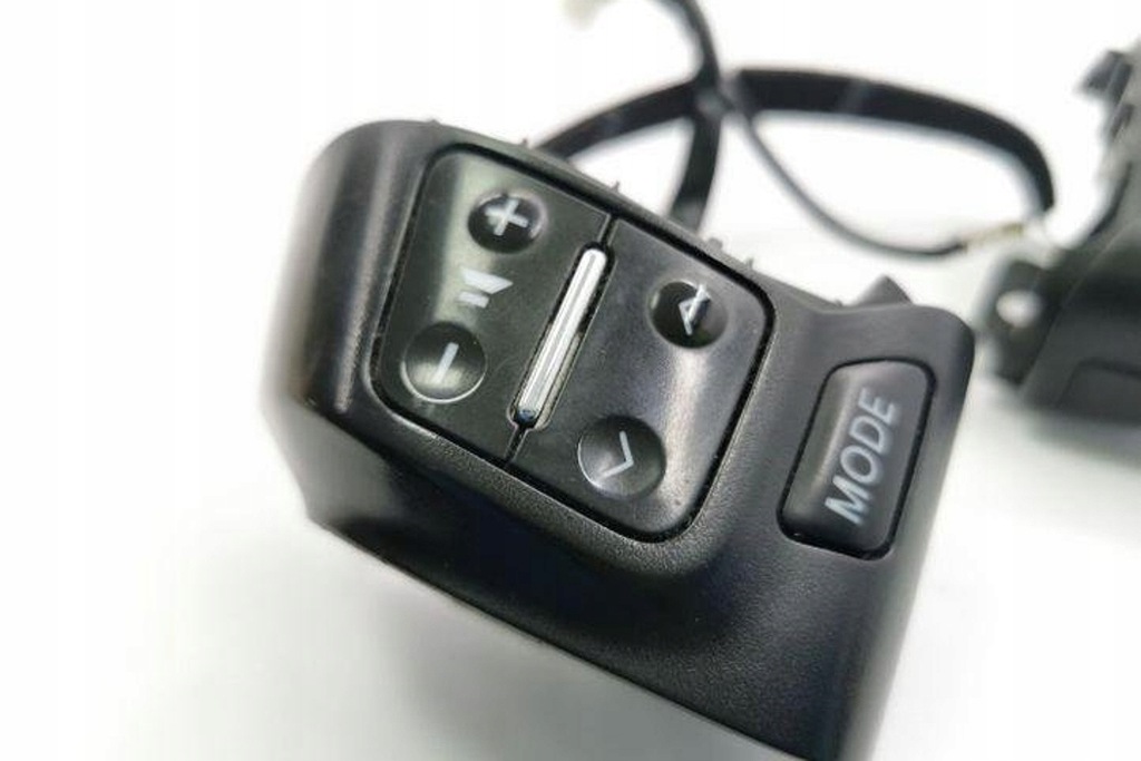 фото №8, Кнопки керма lexus gs _l1_ f70cv184a 3.5l hybrid 217kw 2007