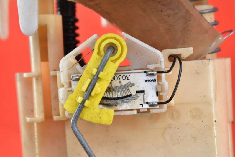 фото №7, Датчик уровня топлива citroen c5 ii x7 iii 1.6 hdi 109 km 08-17