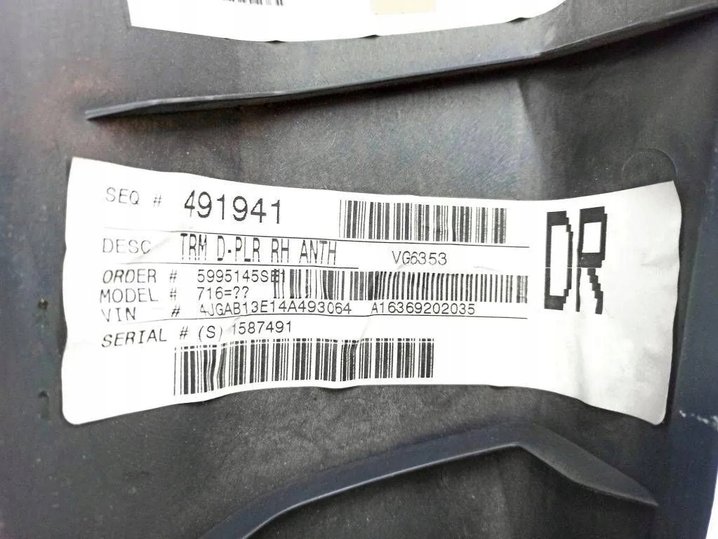 Передня права захист стійка mercedes-benz m w163 a16369202035 34317980 Оригінал