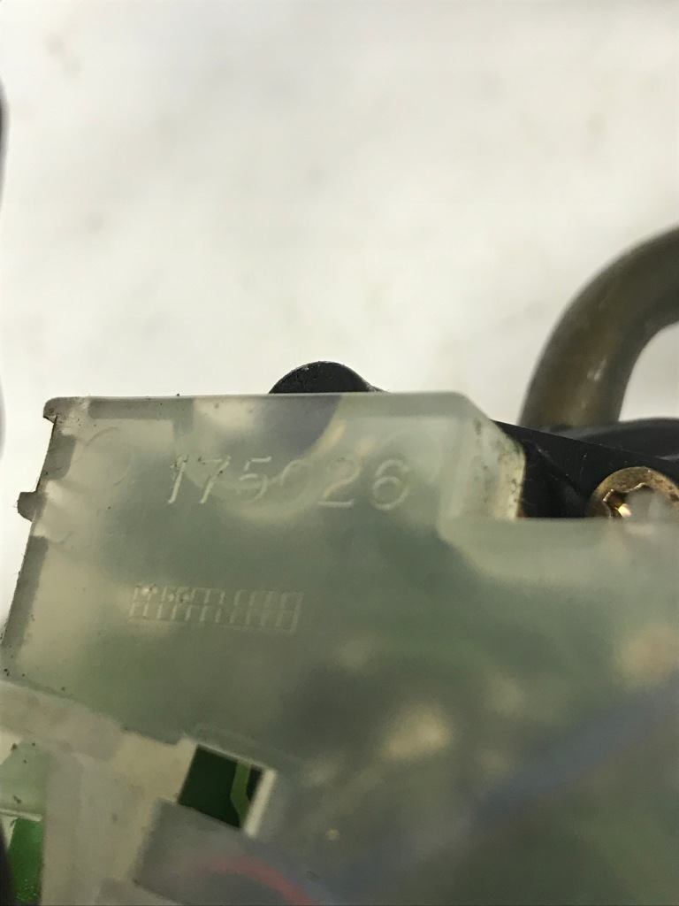 Переключатель комбинированный 175117 175026 mazda с Разборки