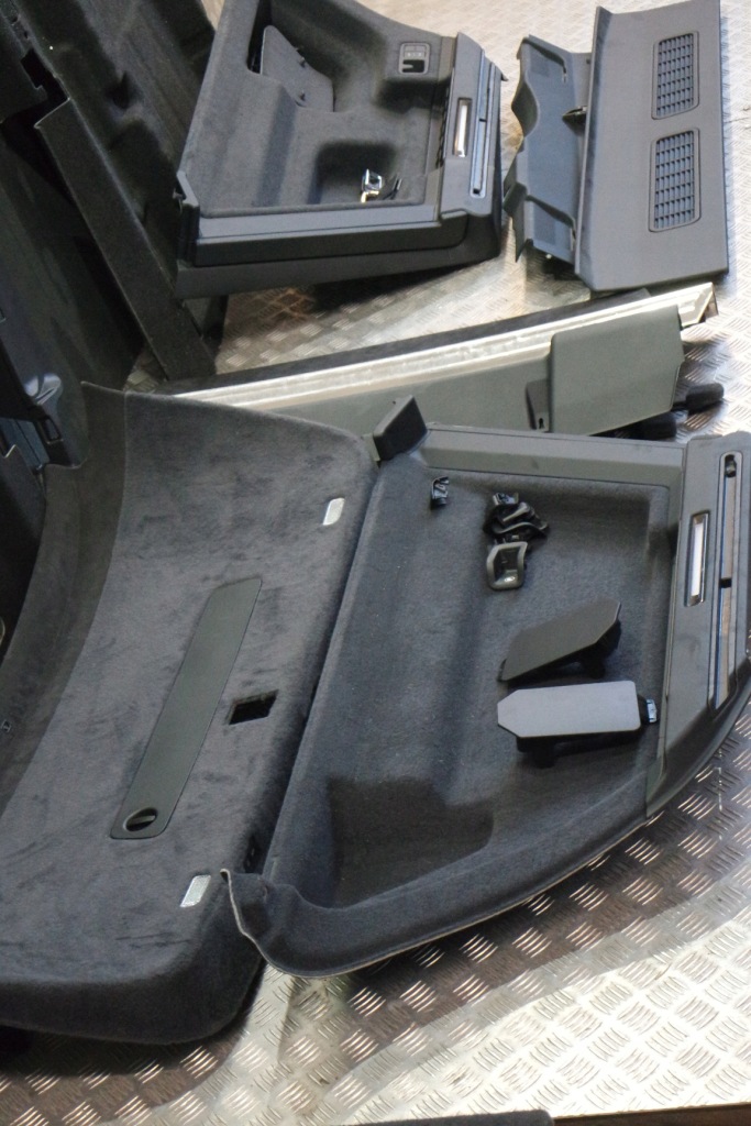 Елементи багажника оббивка обшивка lamborghini urus Недорого