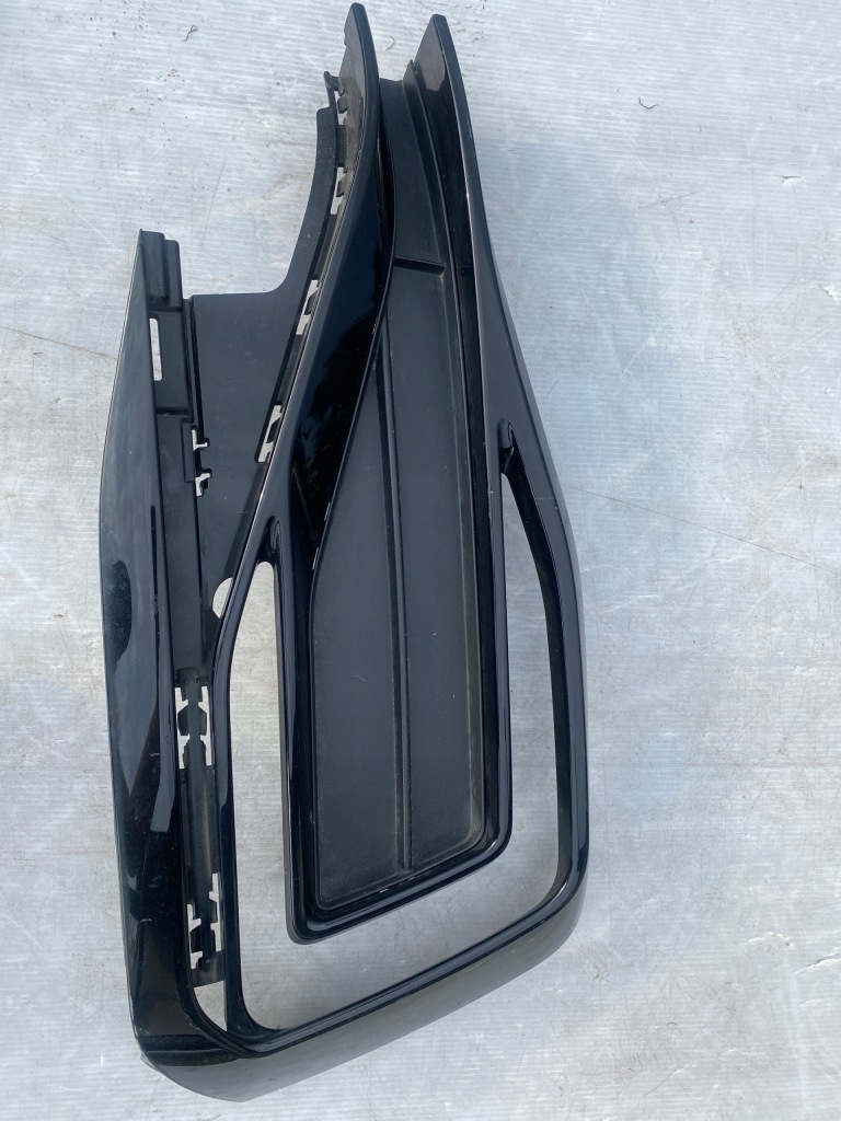 фото №1, Решётка бампер левая 3g0 vw passat b8 fl r-line 19-