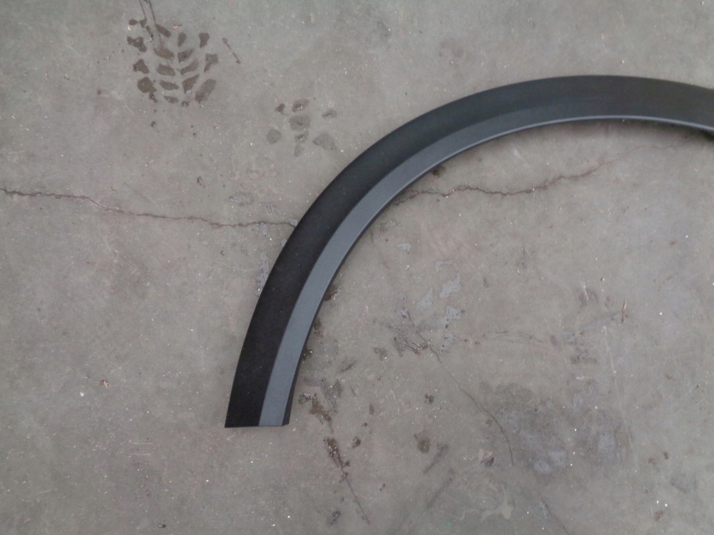 Крыло  левое  передний fiat 500x 2014- 51942127 с молдинг красный kod 831 Оригинал