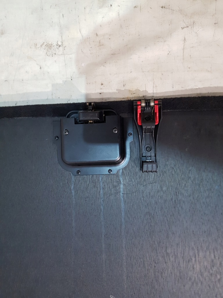 Обшивка пол багажника bmw 5 e39 универсал eur комплект Недорого