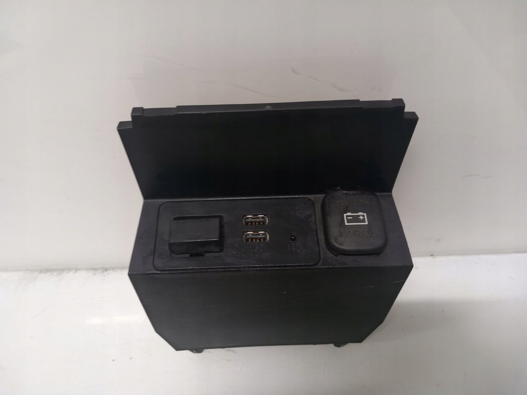 фото №1, Переключатель разъём usb aux mazda 6