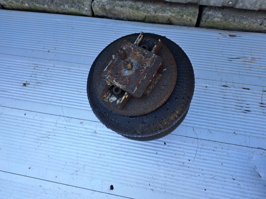 фото №1, Iveco daily подушка пневматическая подвеска задняя заднего