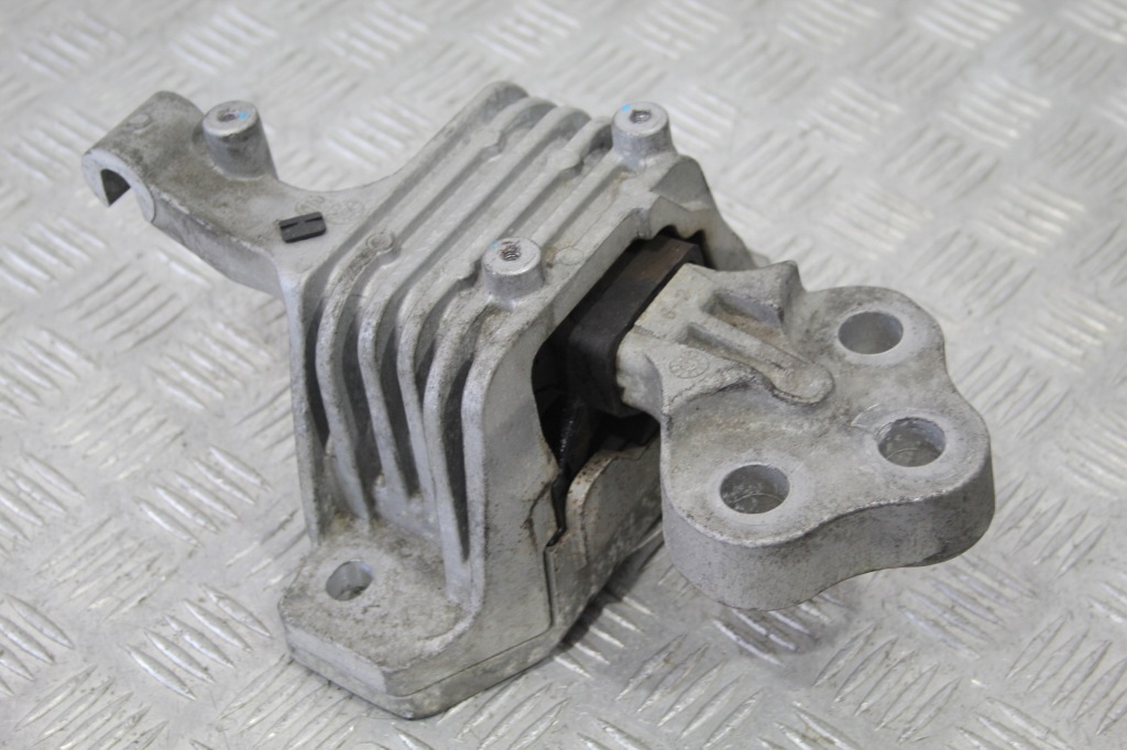 фото №1, Кронштейн кронштейн двигуна jeep cherokee kl