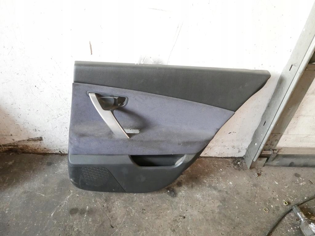 фото №1, Оббивка обшивка правий задня nissan primera p12 fl