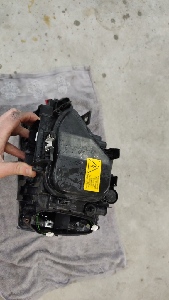 фото №9, Audi q3 лампа правая 8u0941030h europa